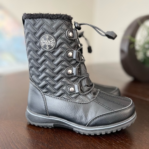 ⭐️TOTES ⭐️BRAND NEW CONDITION - Picture 1 of 4